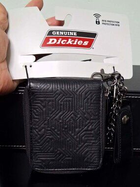 Genuine Dickies Embossed Full Zip-Around Bifold Chain Wallet w/ RFID Protection